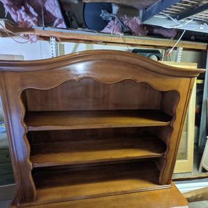 lot 9 image: Mid Century Modern Drexel 2 Piece Display Cabinet