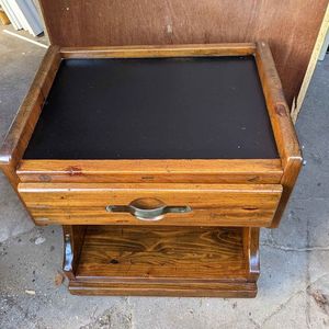 lot 33 image: Vintage Young & Hinkle Ships Ahoy Night Stand