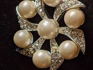 Vintage Marvella Signed Pinwheel and Pearl Brooch