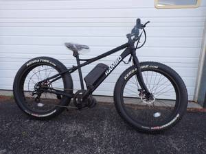 lot 2 image: Rambo R750 Electric Bike