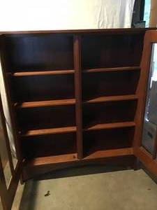 lot 333 image: Library Cabinet