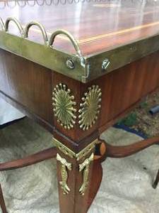 lot 335 image: Small End Table with Metal Scallop Edge