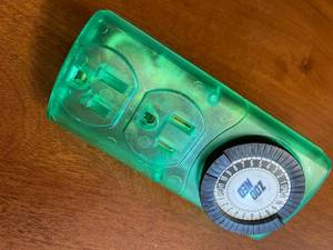 lot 352 image: Aquarium Accessory Set