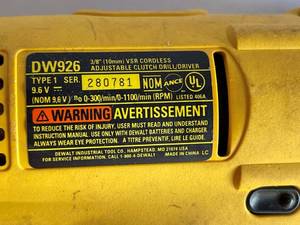 lot 359 image: Dewalt Adjustable Clutch DrillDriver and Charger with Battery