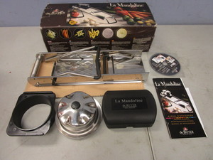 lot 218 image: DEBUYER DEPUIS LA MANDOLINE SLICER