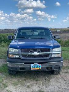 lot 1 image: 2003 Chevy Z71 Pickup Truck 4x4