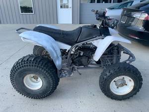 lot 2 image: 1993 Yamaha 4 Wheeler 200cc