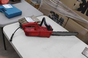 lot 12 image: Shindaiwa Electric Chainsaw 14