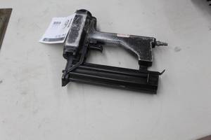lot 16 image: Pneumatic Brad Nailer