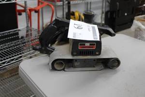 lot 19 image: Sears Craftsman 315.11782 Dustless 4 Belt Sander