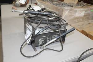 lot 34 image: Montgomery Ward Powr Kraft Home Shop Welder