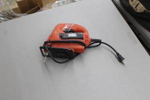 lot 42 image: Black & Decker JS515 34 Jig Saw