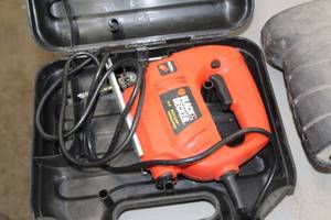 lot 50 image: Black & Decker JS200 Quick Clamp Variable Speed 38mm Jig Saw  with Plastic Case