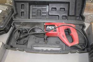 lot 51 image: Skil 9200 Reciprocating Saw  with Plastic Case