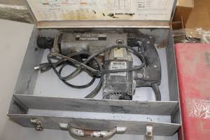 lot 58 image: Black & Decker 5043-09 Professional Rotary Hammer Drill  with Metal Case