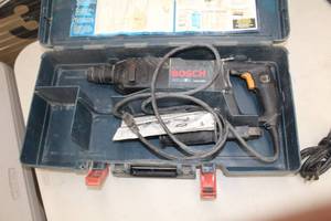 lot 55 image: Bosch 11224VSR Bulldog Drill  with Plastic Case