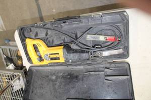 lot 89 image: DeWalt DW303M Reciprocating Saw Variable Speed  with Plastic Case