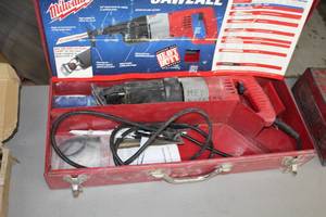 lot 105 image: Milwaukee 6509 Sawzall Reciprocating Saw Heavy Duty  with Metal Case