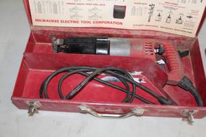 lot 103 image: Milwaukee Sawzall Reciprocating Saw Heavy Duty  with Metal Case