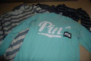 lot 38 image: 20 Womens size small topssweaters...