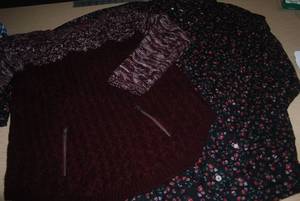 lot 48 image: 20 womens XL sweaterstops...
