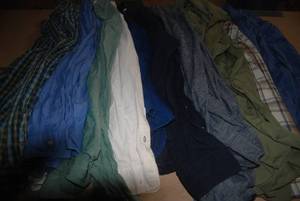 lot 65 image: 10 mens XL button up shirts...