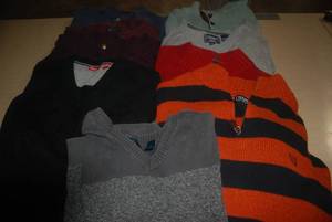 lot 79 image: 10 mens size Large pullovers...