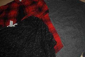lot 86 image: 25 womens XS tops...