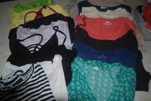 lot 100 image: 30 size XS tops...