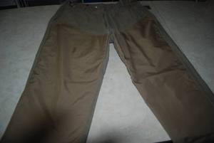 lot 127 image: Mens 40w 32L Columbia Sportswear, a...