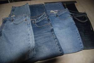 lot 138 image: 4 pair of jeans, 3 are size 12 and ...