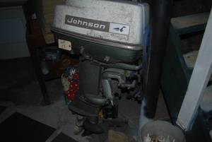 lot 17 image: 30 Horse Johnson Outboard...