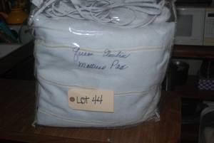 lot 44 image: Queen electric mattress pad...