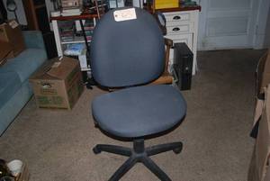 lot 63 image: Office Chair...