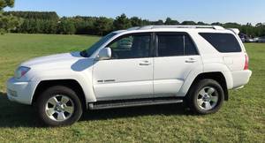lot 3 image: 2004 Toyota 4Runner LTD 4x4