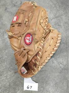 lot 67 image: Nokoma leather baseball glove