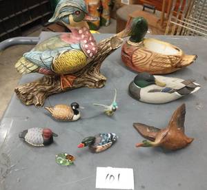 lot 101 image: Flock of ducks