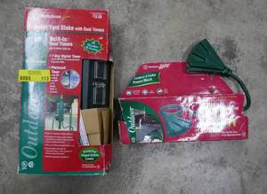 lot 113 image: New 6 plug outdoor Outlet and a 4 plug extension cord