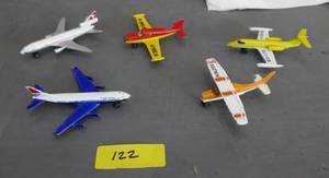 lot 122 image: 5 Vintage Matchbox airplanes, Piper, Learjet, Cessna 1973-4