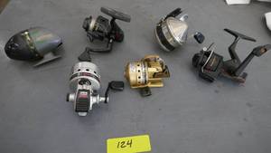 lot 124 image: 6 fishing reels Johnson, Daiwa, South Bend, Shakespeare  all are untested