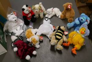 lot 138 image: Lot of beanie babies - all with tags, non-smoking home, stored