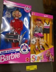 lot 146 image: New in box 1993 Air Force Barbie and sister Stacy