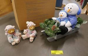 lot 150 image: Cute musical snowman sleigh and 2 flocked bears