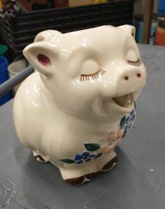 lot 177 image: Vintage Shawnee Pig Pitcher
