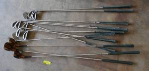 lot 181 image: Set of Wilson golf clubs in good condition
