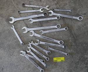 lot 202 image: Craftsman Open end wrenches, combination of SAE and Metric