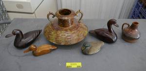 lot 206 image: Home dcor with 3 wood carved ducks and vases