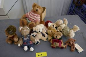 lot 213 image: Lot of smaller Boyds Bears and 2 regular size