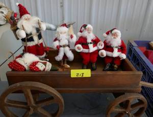 lot 218 image: Wagon full of Santas