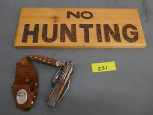 lot 231 image: Vintage Valor #175 Camp Knife and No Hunting Sign